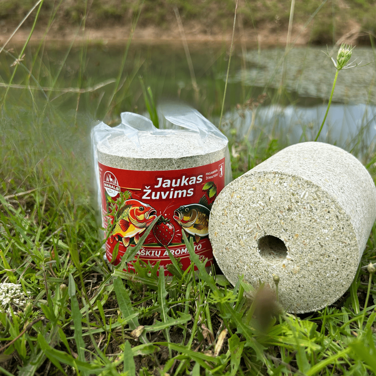 Masals žuvims - braškių aromato, 500 g - Masals