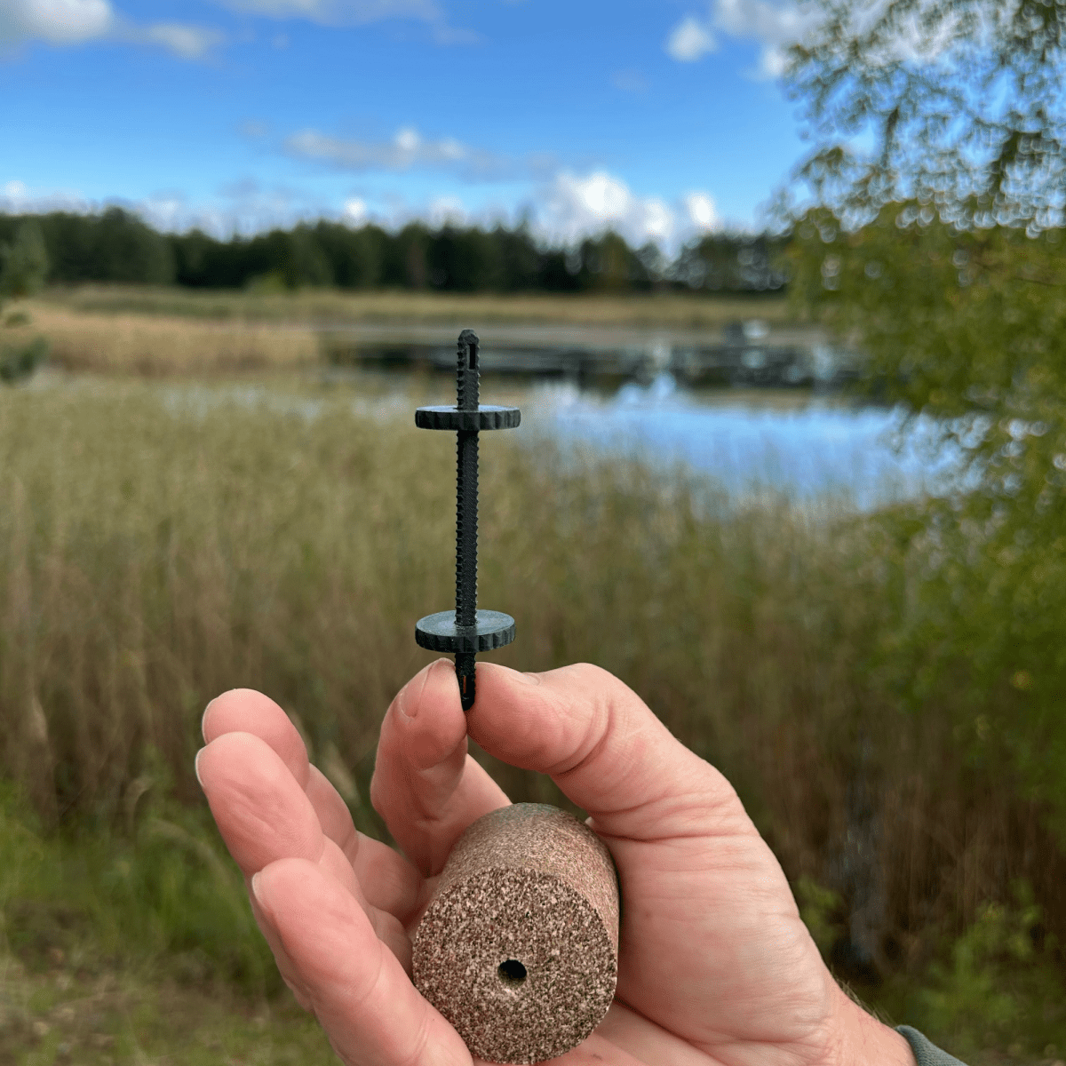 Vulkans - šnypščiantis jaukas žuvims (su laikikliu) - Masals