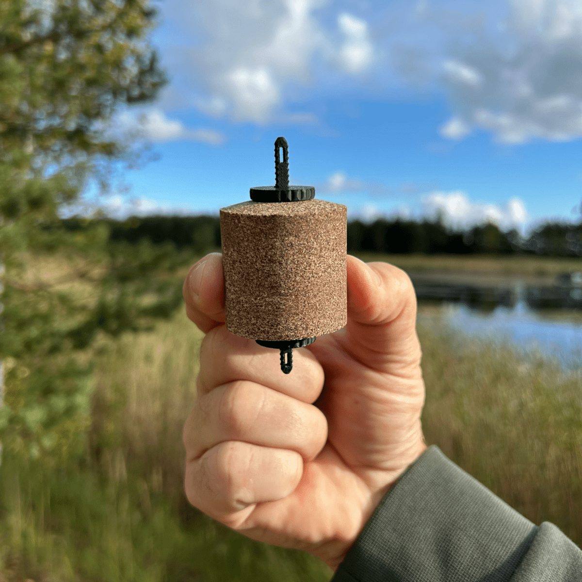 Vulkans - šnypščiantis jaukas žuvims (su laikikliu) - Masals